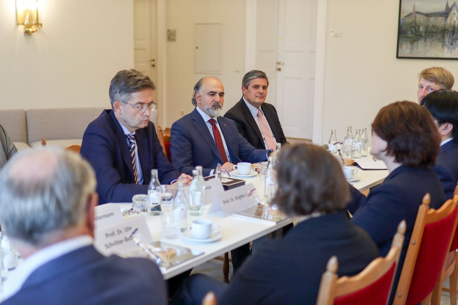 Round-table discussion with H.E. Ambassador Oliver Owcza at the German-Qatar Forum Saxony at Leipzig University